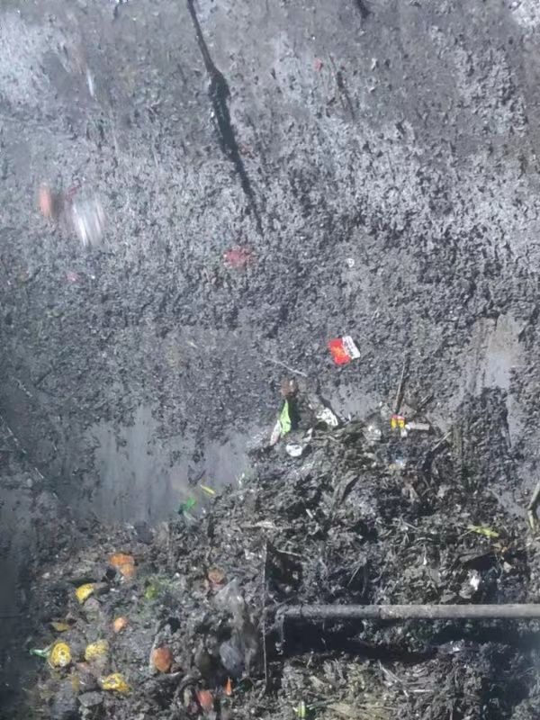 新平污水池清理