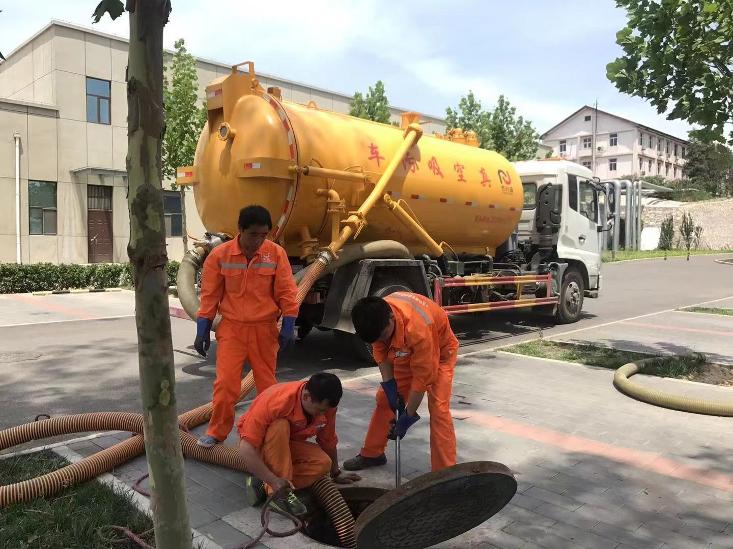 新平化粪池清理与5-8吨吸粪车施工效率分析
